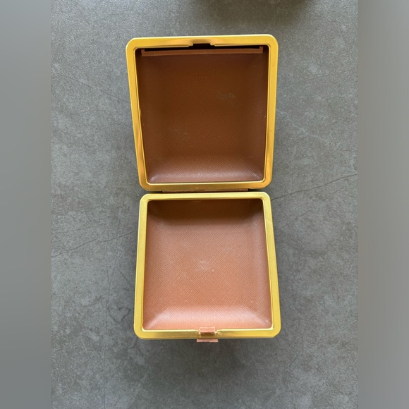 Vintage Seth Thomas Travel Alarm Clock Wind Up Brown Clam Case Glows in a Dark - Picture 11 of 13